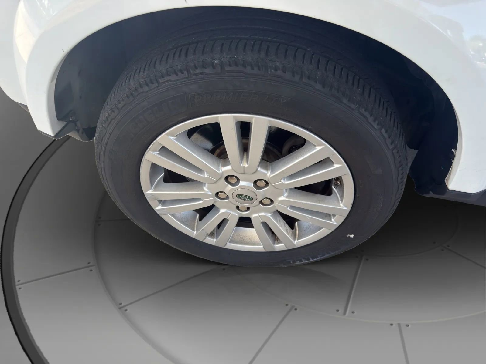 Used 2012 Land Rover LR4 HSE image 25