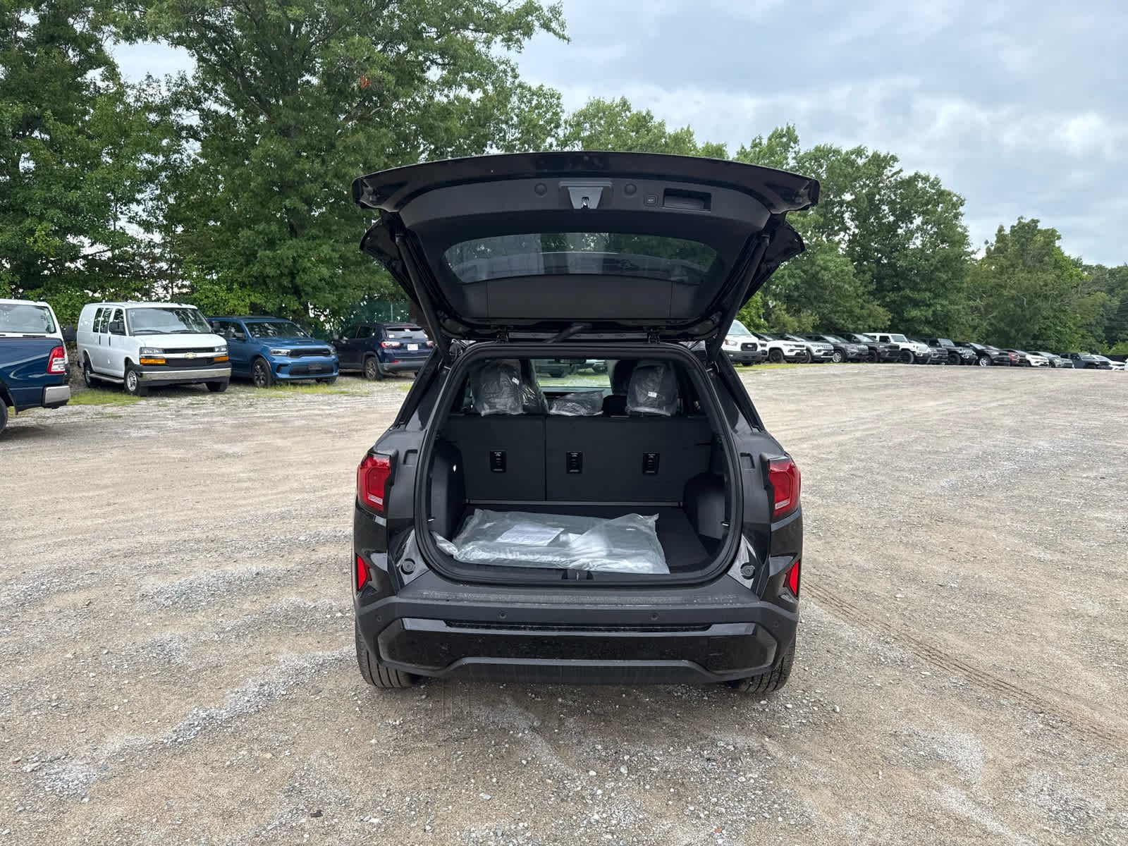 New 2027 GMC Terrain Elevation w/ Elevation Premium Package AWD/4WD image 10