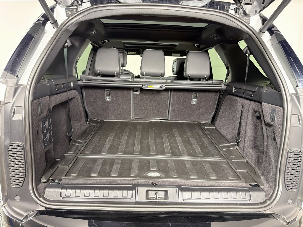 Certified 2025 Land Rover Discovery Dynamic SE AWD/4WD image 28