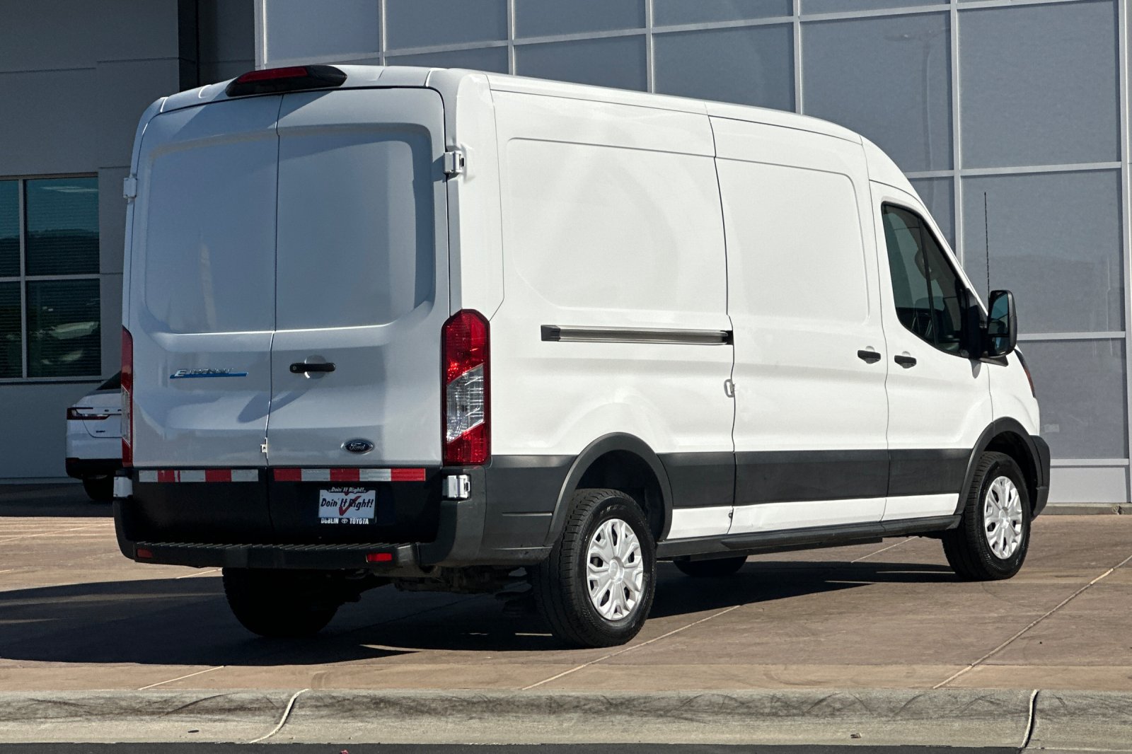 Used 2022 Ford E-Transit Medium Roof w/ Load Area Protection Package RWD image 4