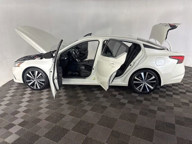 Used 2020 Nissan Altima 2.5 SR FWD image 11