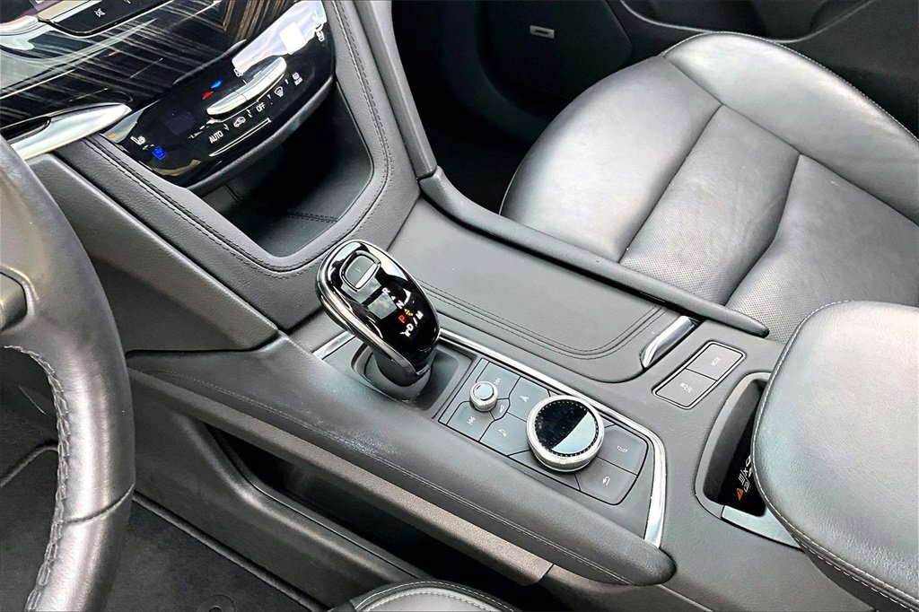 Used 2025 Cadillac XT6 Premium Luxury image 14