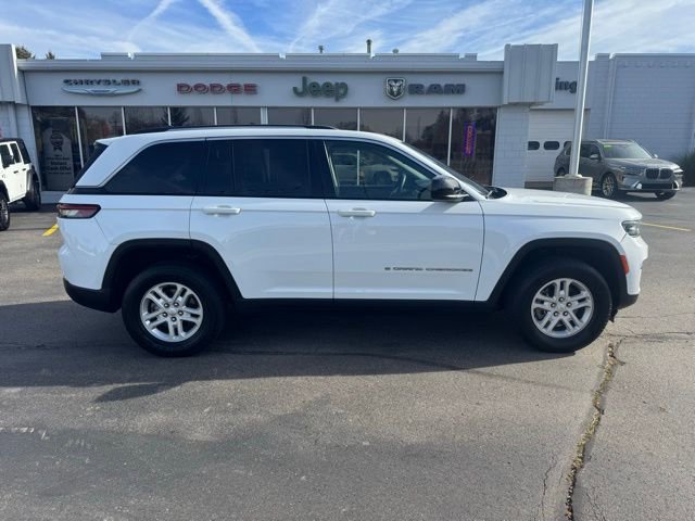 Certified 2023 Jeep Grand Cherokee Laredo image 7