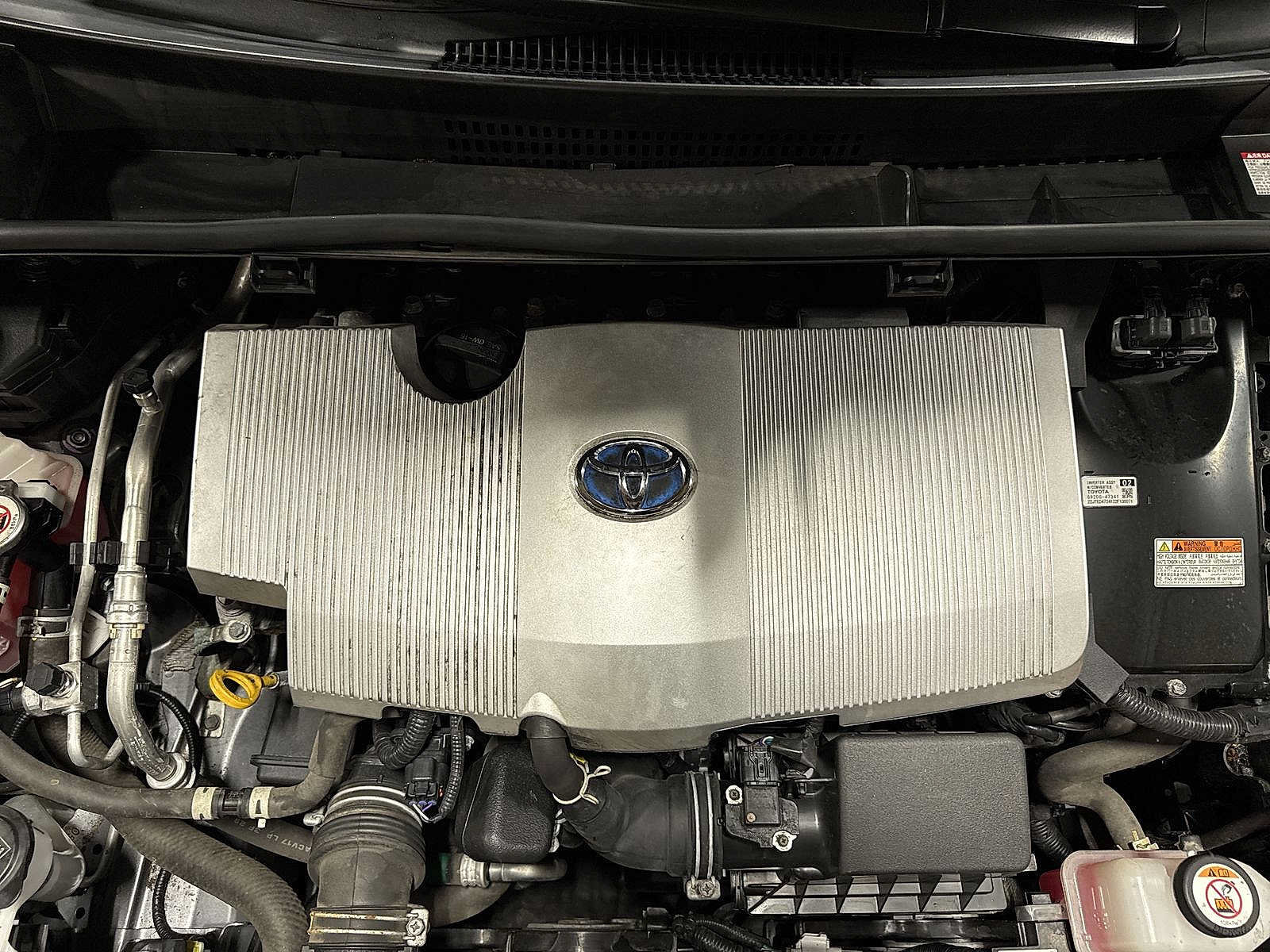 Used 2022 Toyota Prius LE AWD/4WD image 12