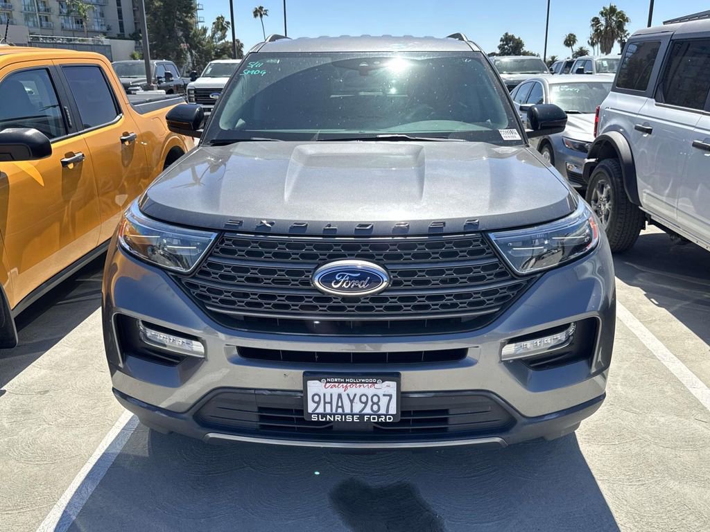 Used 2023 Ford Explorer XLT w/ Equipment Group 202A RWD image 9