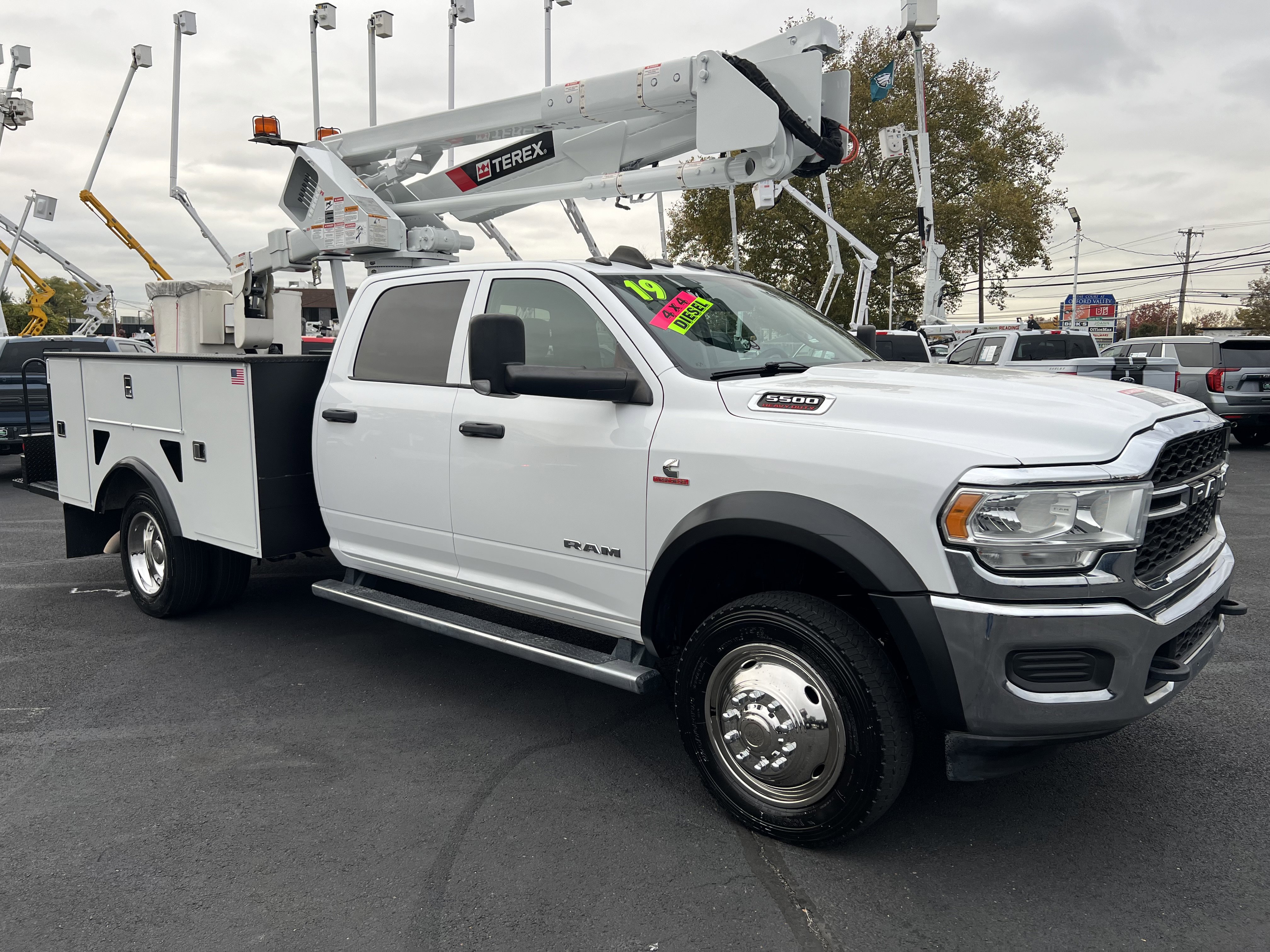 Used 2019 RAM 5500 Tradesman w/ Chrome Appearance Group image 11