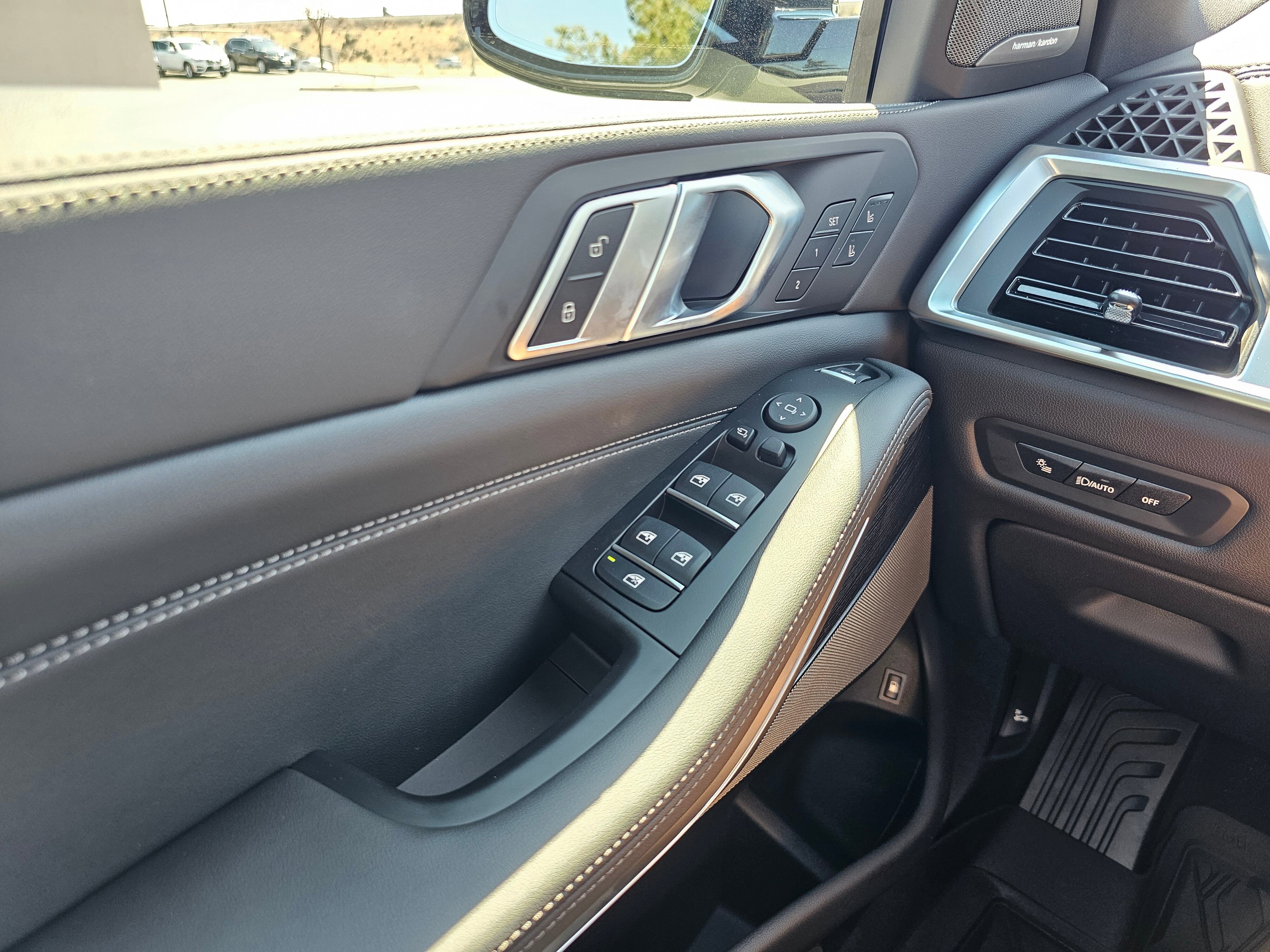 New 2026 BMW X5 xDrive50e w/ M Sport Package image 28
