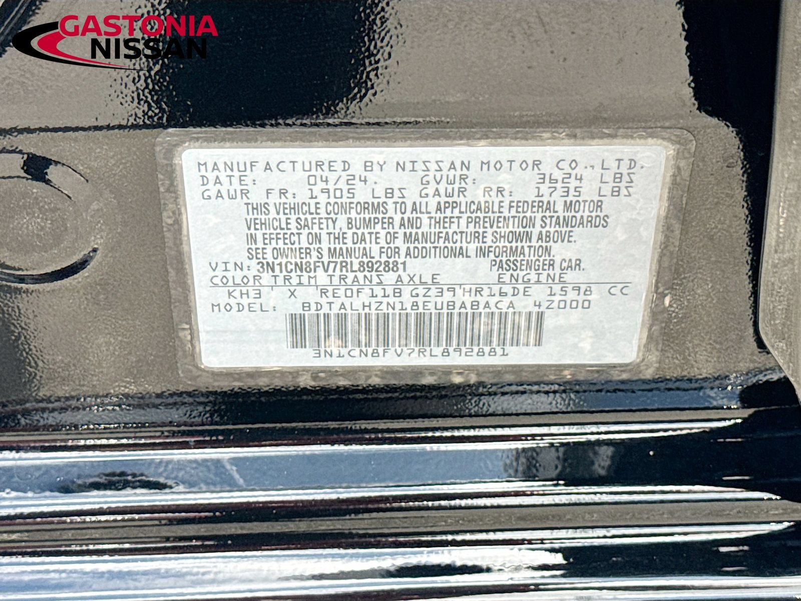 Used 2024 Nissan Versa SR FWD image 37