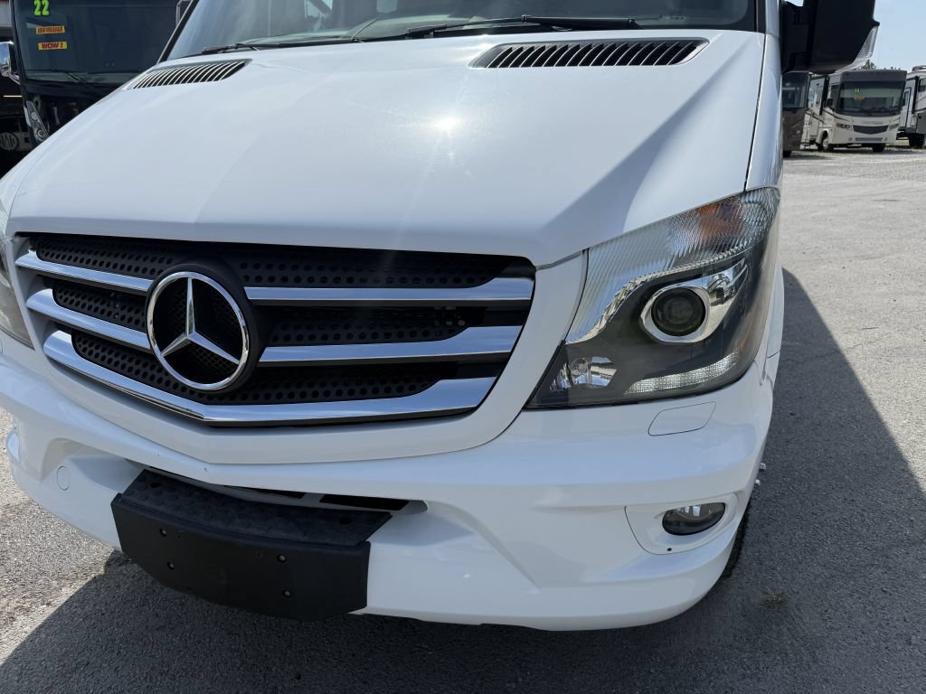 Used 2017 Mercedes-Benz Sprinter 3500 image 18