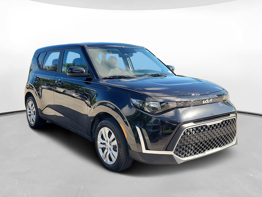 Certified 2025 Kia Soul LX FWD image 3