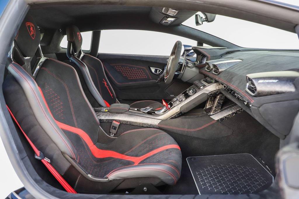 Used 2018 Lamborghini Huracan Performante AWD/4WD image 57