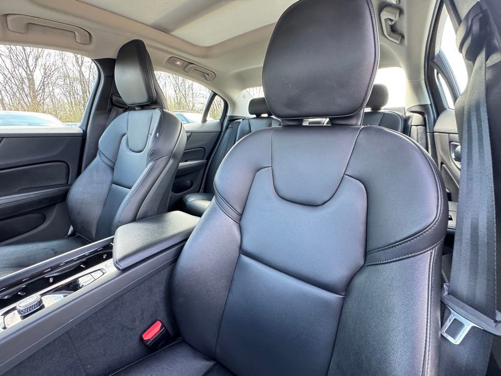 Used 2024 Volvo S60 B5 Core image 20
