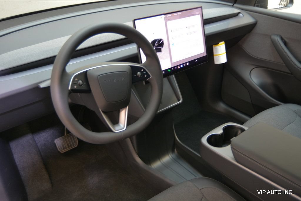 Used 2026 Tesla Model Y 2WD image 19