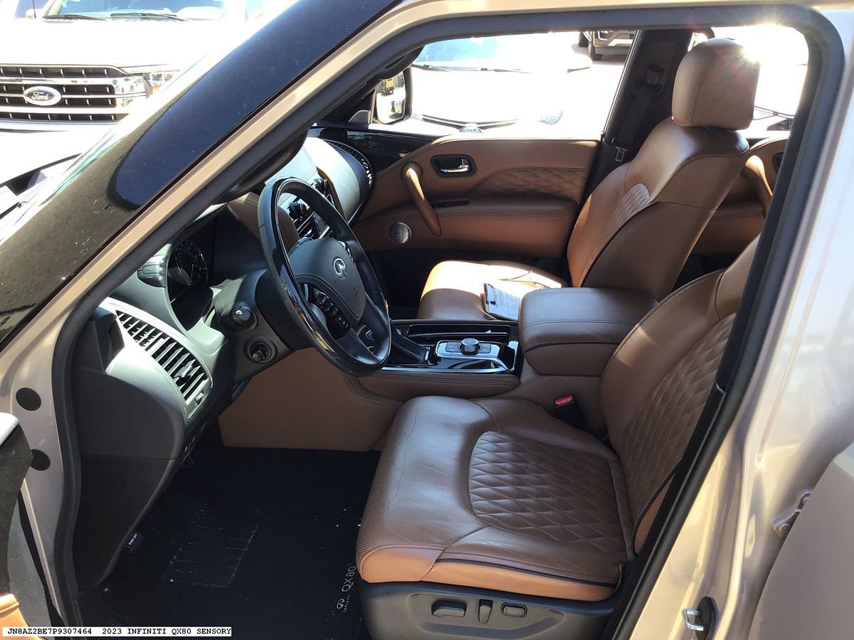 Used 2023 INFINITI QX80 Sensory w/ Cargo Package AWD/4WD image 8
