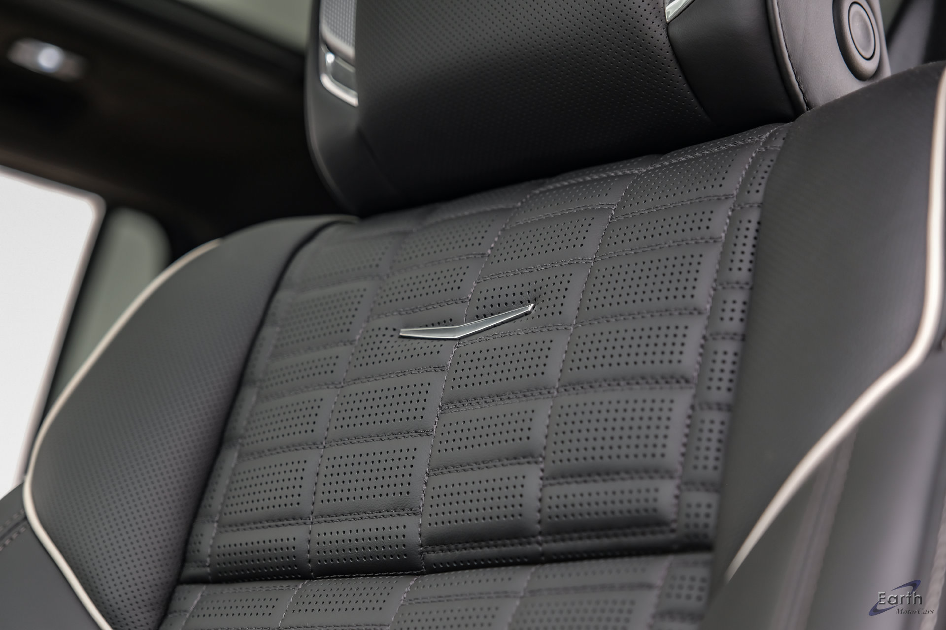 Used 2025 Cadillac Escalade V w/ LPO, Floor Liner Package AWD/4WD image 40