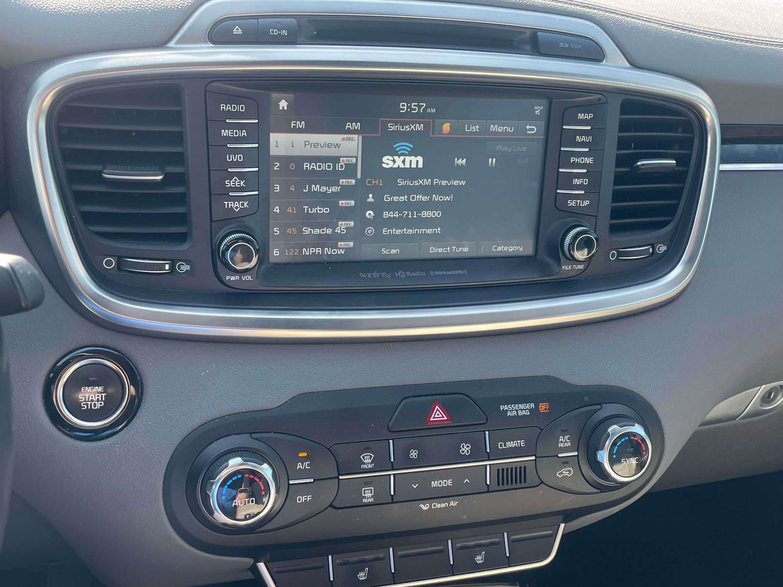 Used 2018 Kia Sorento SX image 9