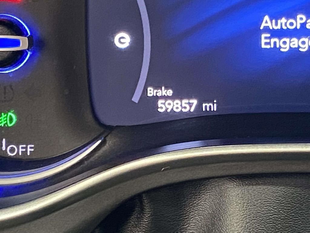 Used 2024 Chrysler Pacifica Select image 30