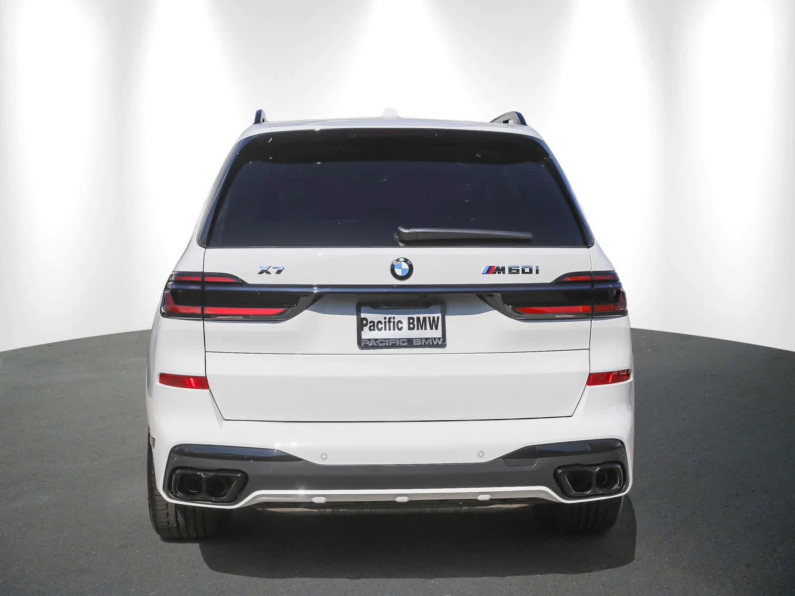 New 2026 BMW X7 M60i w/ Executive Package image 5
