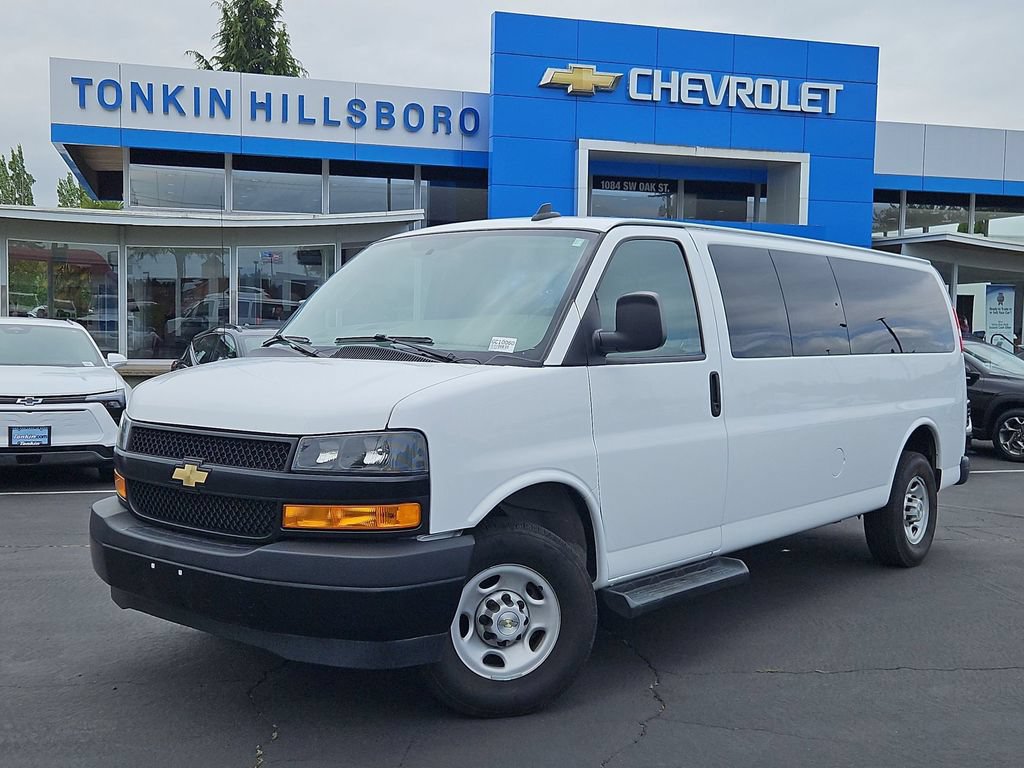 Used 2023 Chevrolet Express 3500 LS RWD image 2
