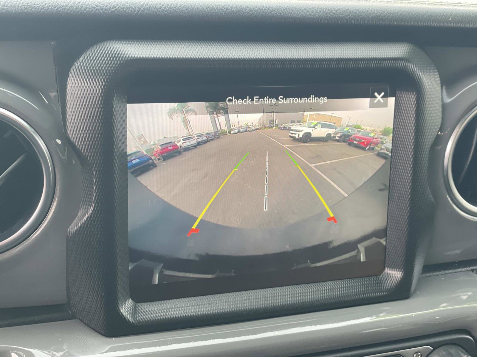 Used 2022 Jeep Wrangler Unlimited Sahara w/ Cold Weather Group image 13