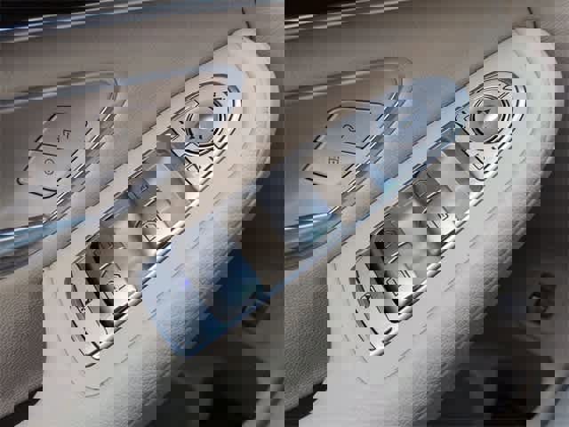 Used 2022 Mercedes-Benz GLC 300 4MATIC image 38