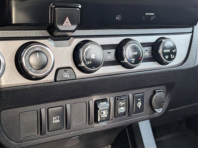 Used 2018 Toyota Tacoma TRD Off-Road image 14