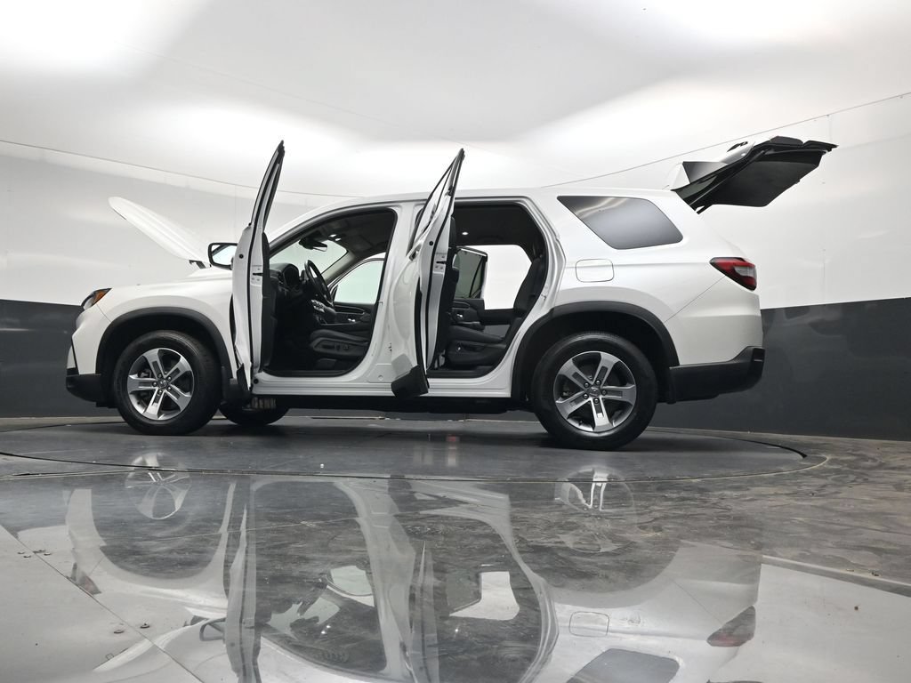 Used 2023 Honda Pilot EX-L image 43