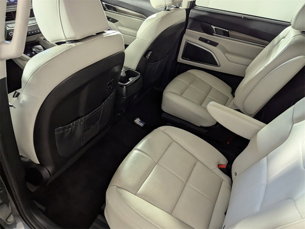 Used 2022 Kia Telluride SX w/ Towing Package image 15