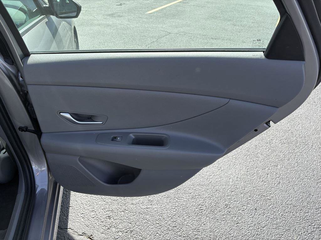 Used 2024 Hyundai Elantra SEL image 15