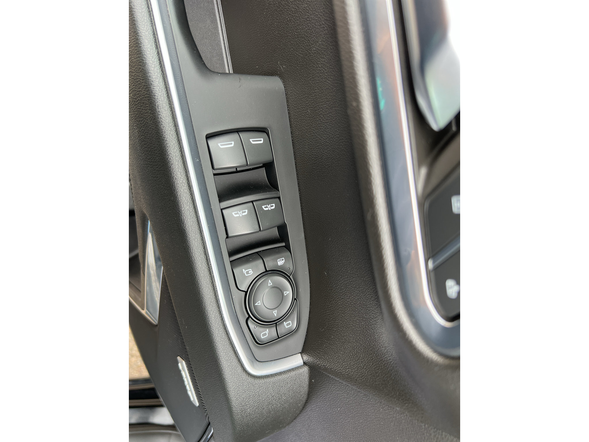 Used 2023 Chevrolet Silverado 1500 LTZ AWD/4WD image 22