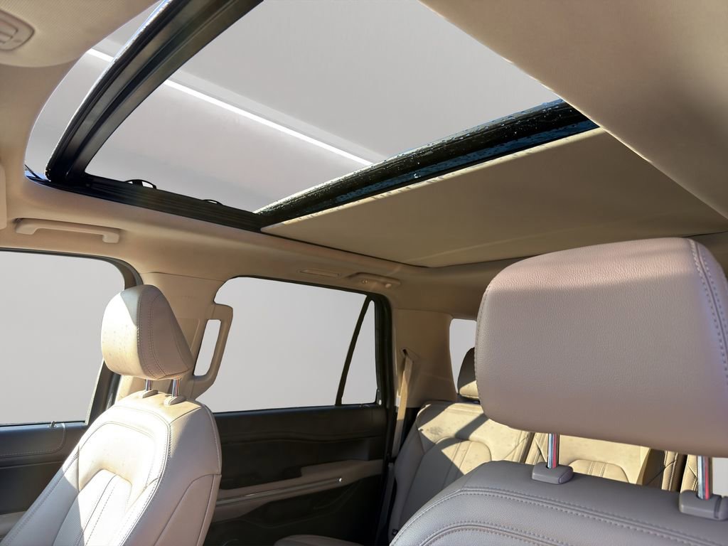 Used 2024 Ford Expedition Max Limited image 5