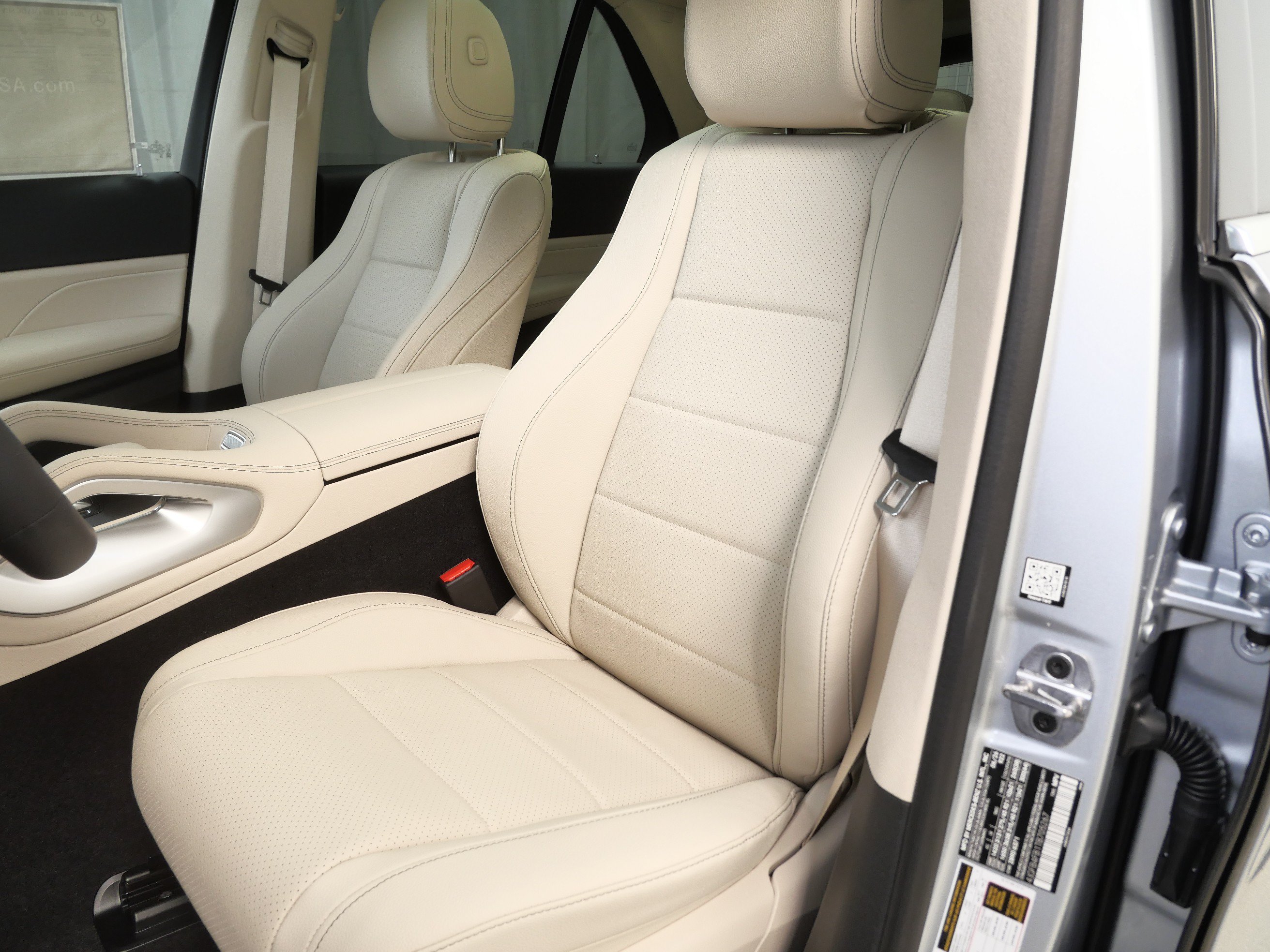 New 2026 Mercedes-Benz GLE 350 4MATIC image 3