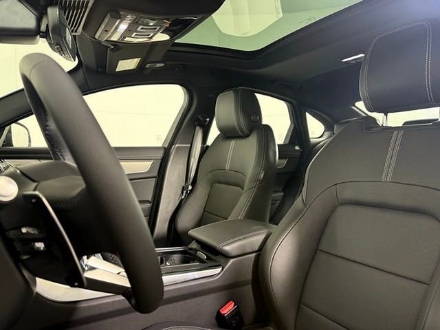 New 2024 Jaguar XF R-Dynamic SE image 4