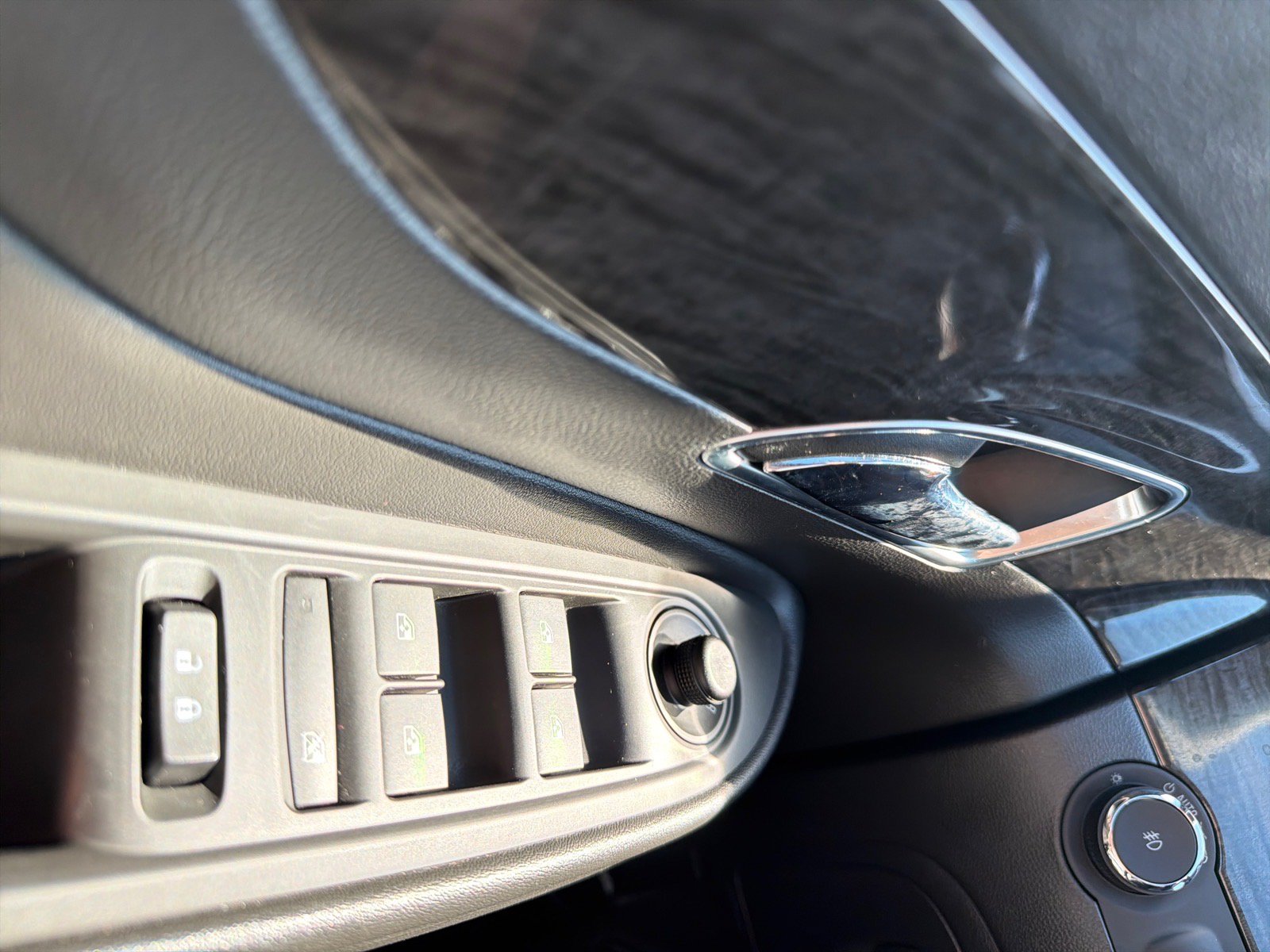 Used 2016 Buick Encore Convenience FWD image 13