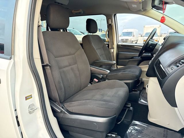 Used 2020 Dodge Grand Caravan SE w/ UConnect Hands-Free Group FWD image 25