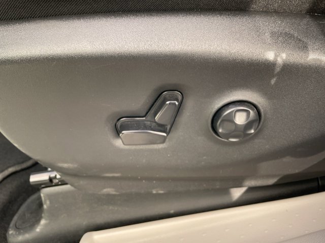 Used 2024 Chrysler Pacifica Touring-L FWD image 14