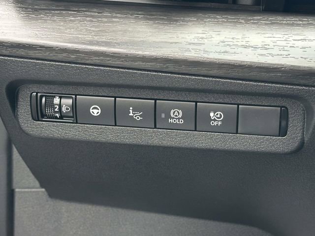 Used 2024 Nissan Ariya AWD image 25