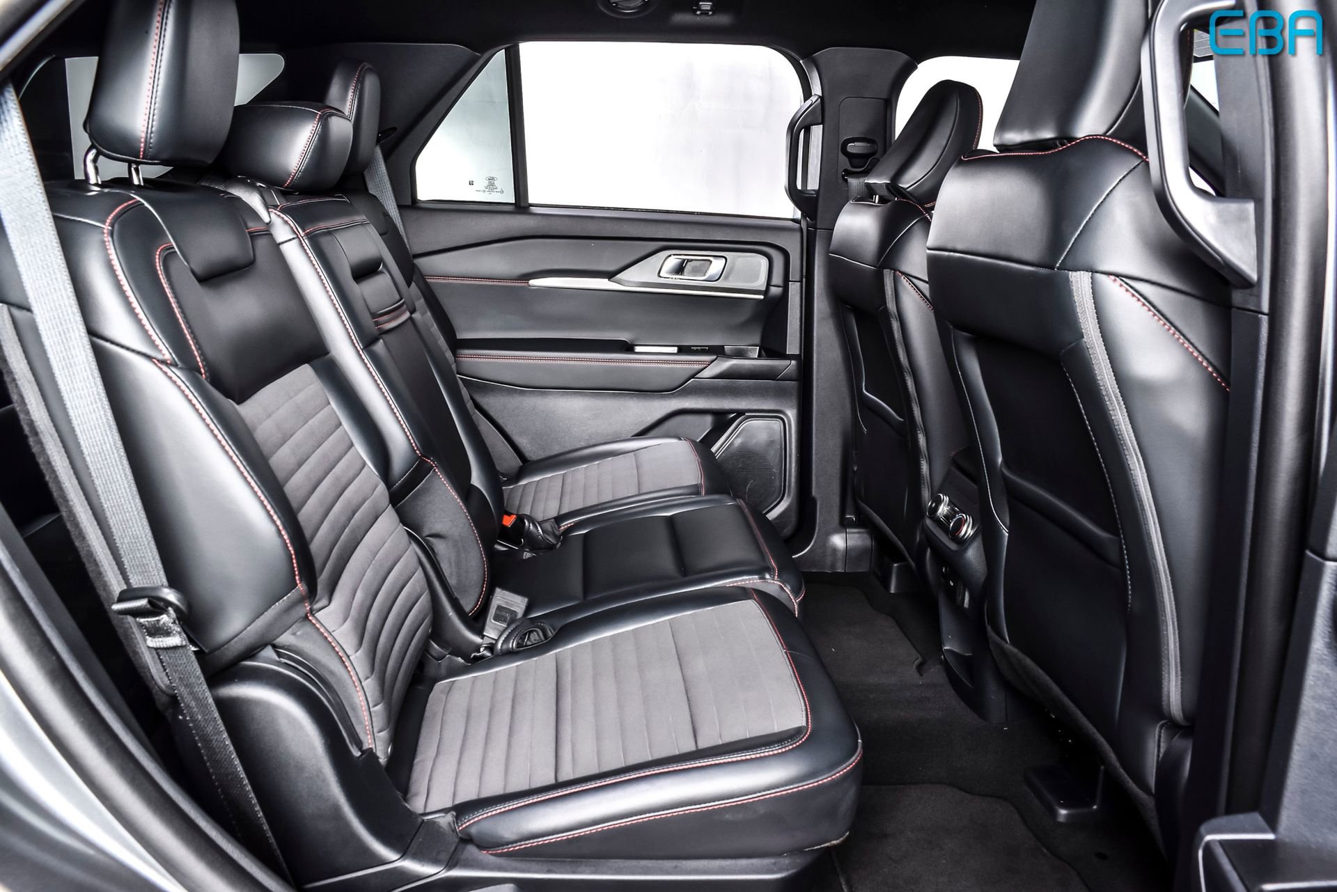 Used 2025 Ford Explorer ST-Line w/ ST-Line Street Pack image 23