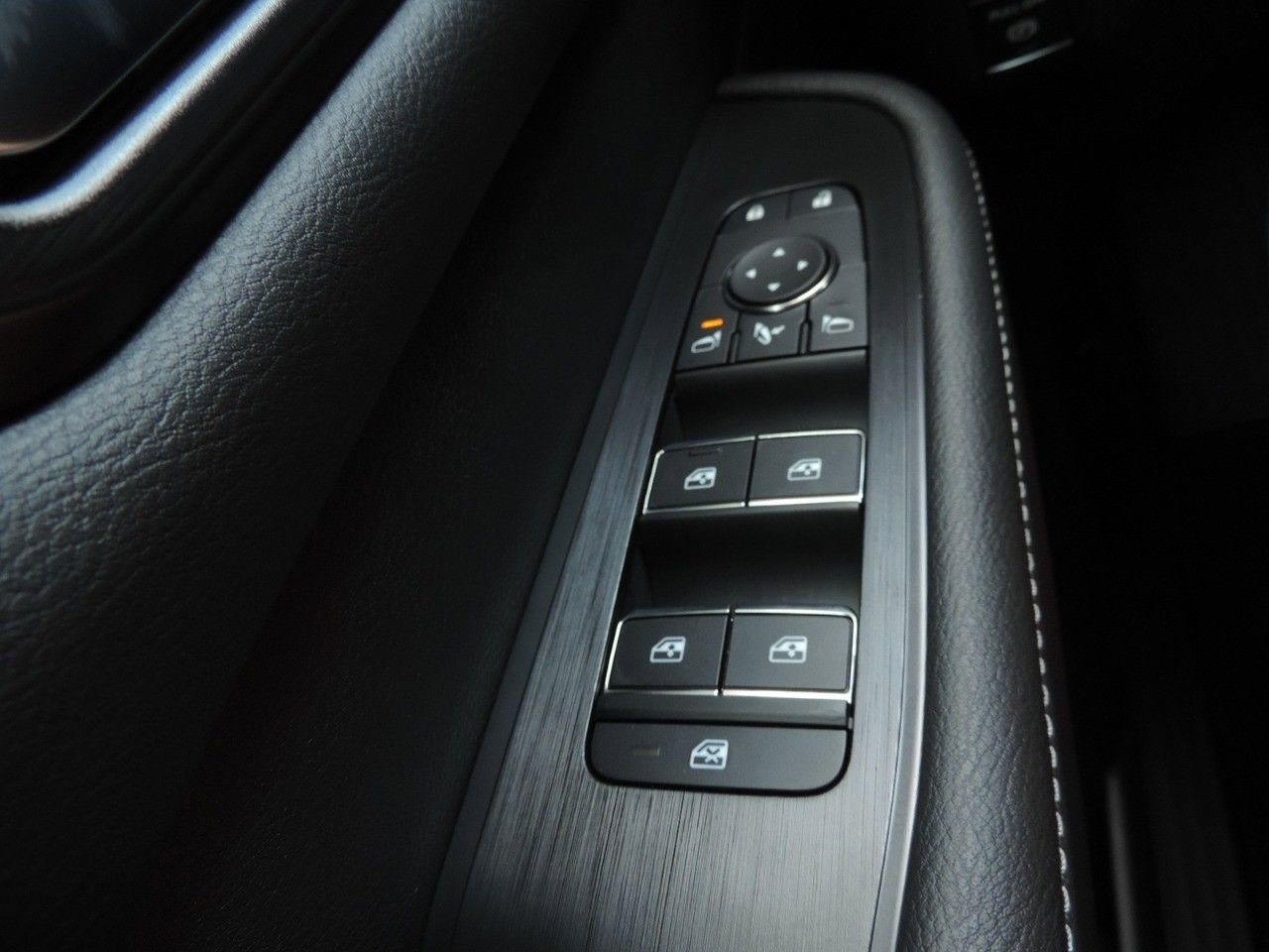 New 2026 Nissan Armada PRO-4X w/ Captain's Chari Seat Package image 22