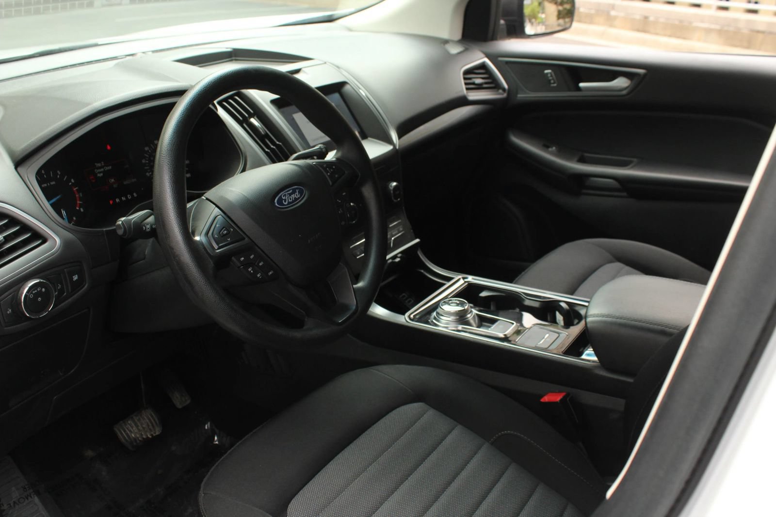 Used 2020 Ford Edge SE FWD image 13