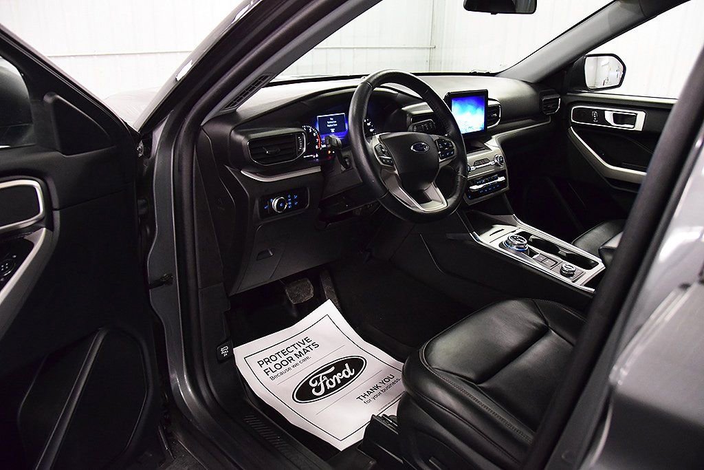 Used 2023 Ford Explorer XLT w/ Equipment Group 202A image 16