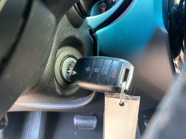 Used 2015 Kia Soul ! w/ Sun & Sound Package FWD image 18