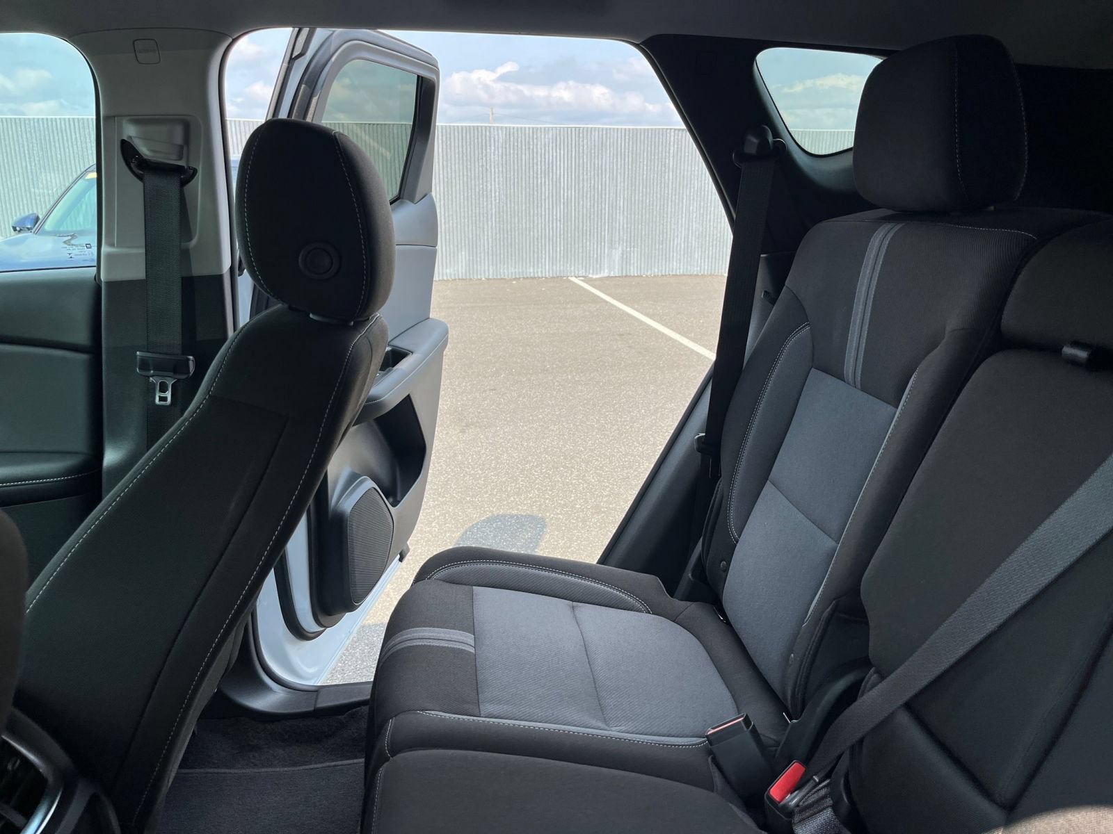 Used 2025 Chevrolet Blazer LT FWD image 40