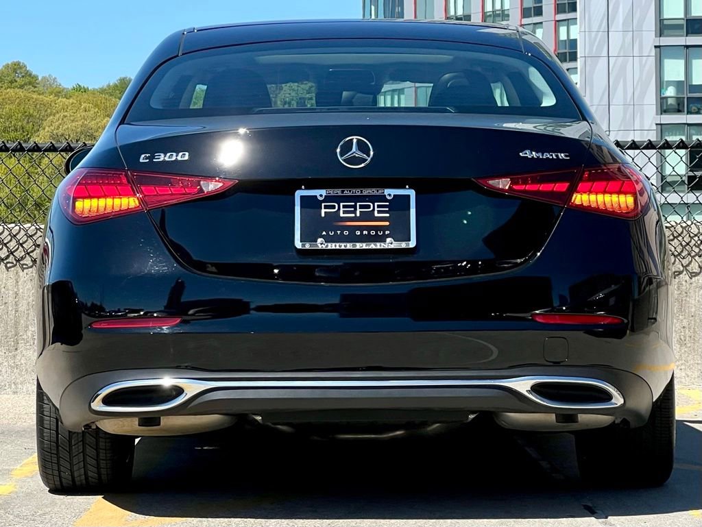 Used 2022 Mercedes-Benz C 300 4MATIC Sedan image 5