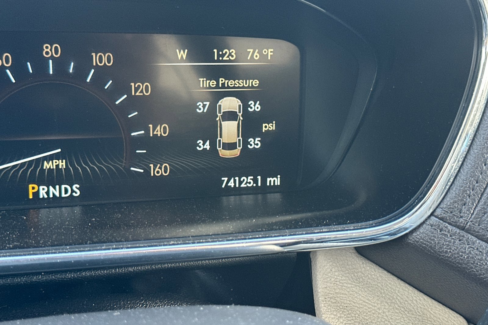 Used 2017 Lincoln Continental Select image 40