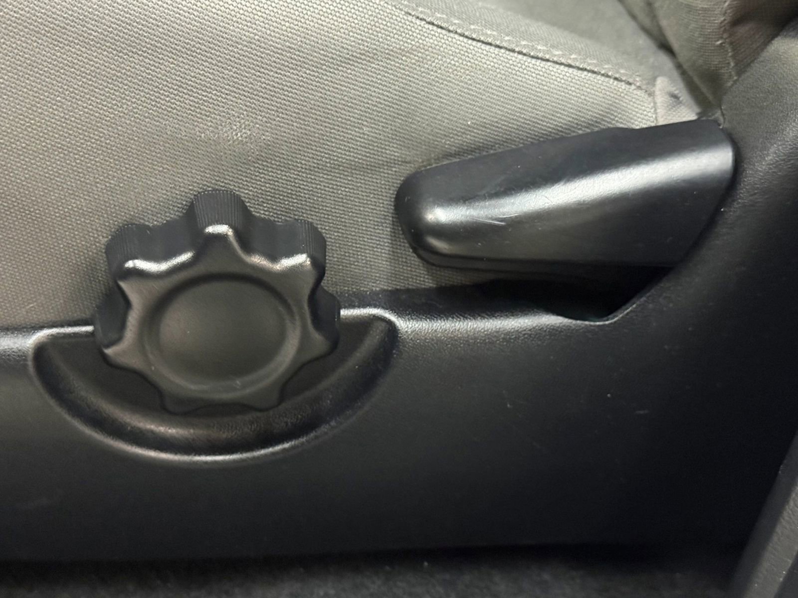 Used 2021 Toyota Tacoma SR RWD image 23