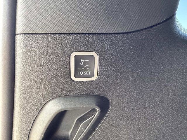 Used 2022 Jeep Wagoneer Series III w/ Flexible Seating Group image 39