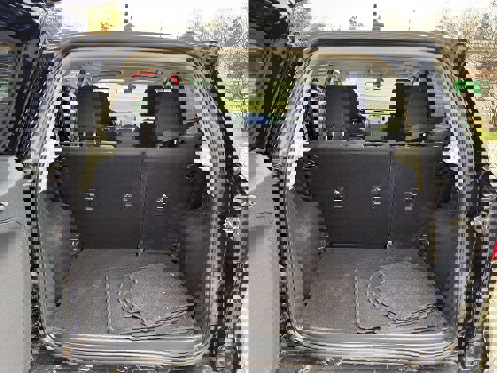 Used 2021 Ford EcoSport SE w/ SE Appearance Package image 25