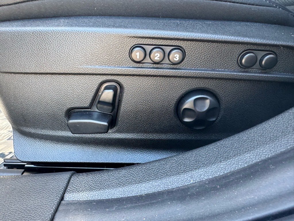 New 2025 Alfa Romeo Giulia AWD w/ Veloce Package AWD image 22