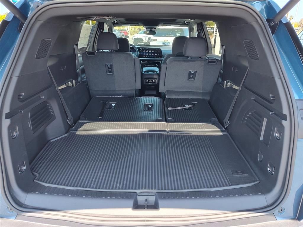 New 2026 Chevrolet Traverse LT w/ Sun and Wheel Package FWD image 8
